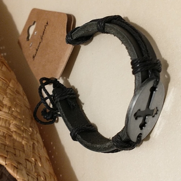 Genuine Leather, Unisex Wrapped Cross Bracelet! - Picture 2 of 5
